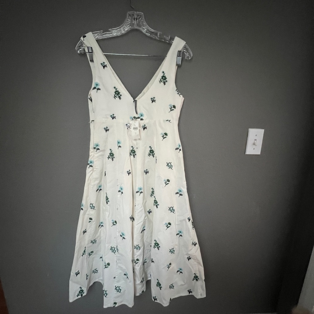 NWT Anthropologie Floral White Dress Size Small Beautiful